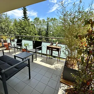 Un Meublé Et équipé - Clinique De La Sauvegarde - Location Courte Durée , Lyon France